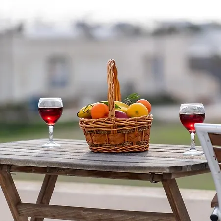 Kapeli Suites Andriana Willa