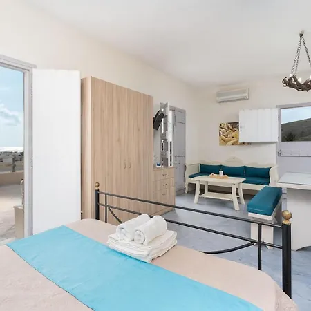 Вилла Kapeli Suites Andriana Emporio (Santorini)